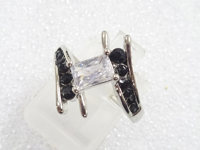 SALE!! CRYSTAL FASHION RING / JP SIZE 8.5