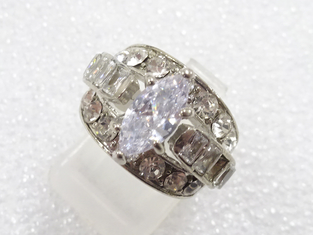 SALE!! CRYSTAL FASHION RING / JP SIZE 9.5