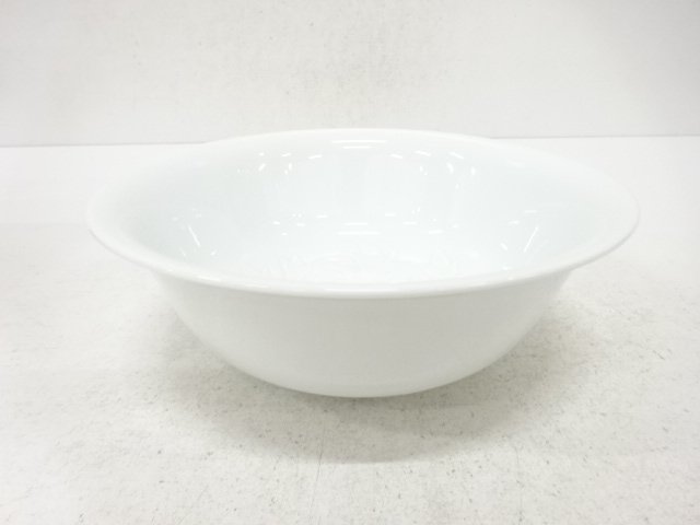 SALE!! JAPANESE COLLECTIBLE / ARTIST-MADE WHITE PORCELAIN PEONY-PATTERNED BOW