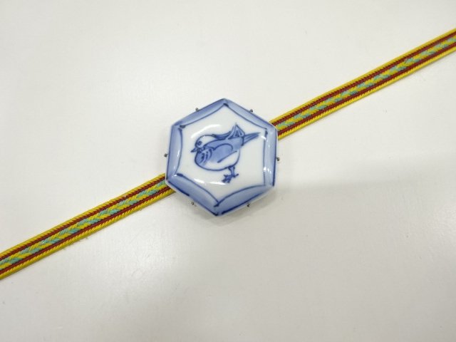 SALE!! JAPANESE KIMONO / ANTIQUE BLUE-AND-WHITE PORCELAIN OBIDOME (SASH CLIP)