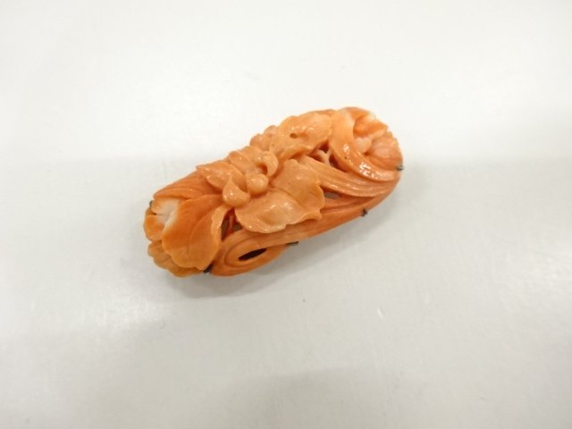 SALE!! JAPANESE KIMONO / ANTIQUE NATURAL CORAL OBIDOME (SASH CLIP)