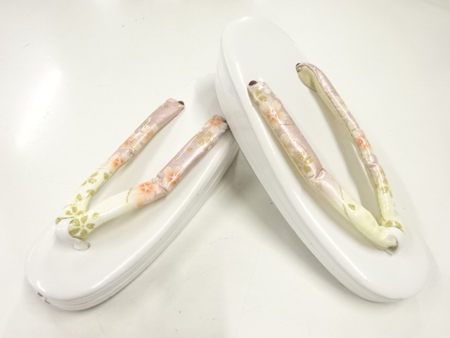 SALE!! JAPANESE KIMONO / JAPANESE-STYLE ZORI (SIZE M)