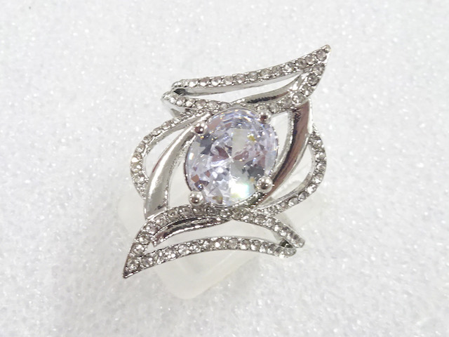 SALE!! JAPANESE KIMONO / ANTIQUE CRYSTAL RING (SIZE 18)