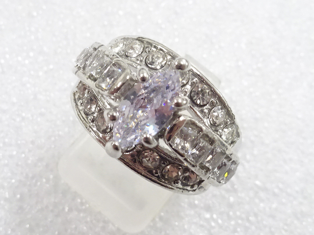 SALE!! Crystal ring (size 20)