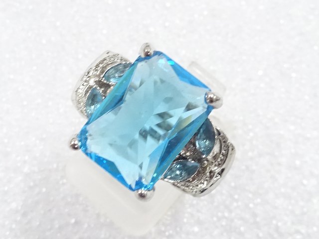 SALE!! Colored stone ring (size 20)