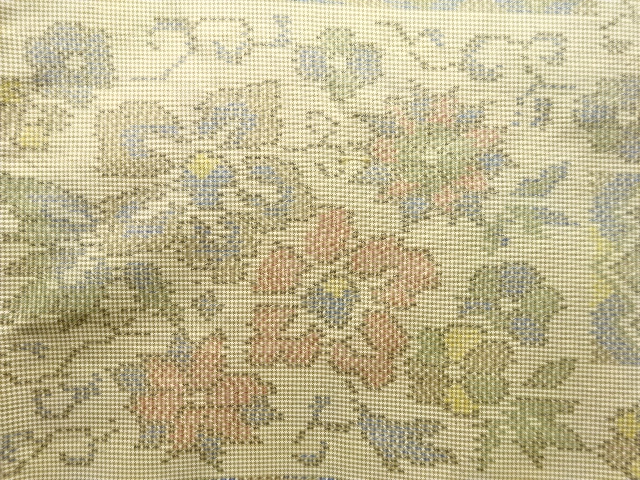 アンティーク　花に菱模様織り出し本場大島紬着物