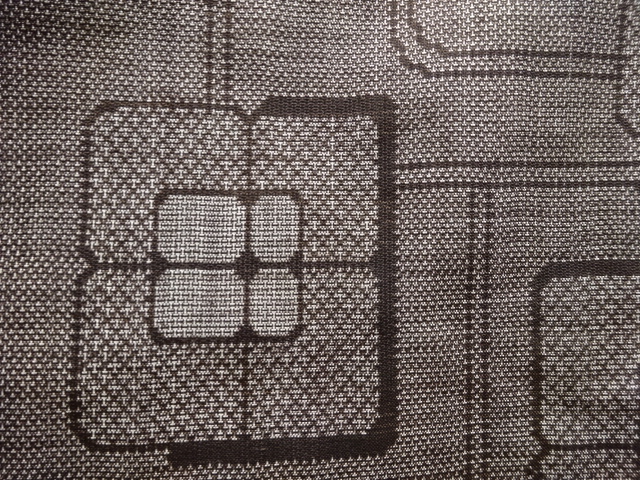 アンティーク　抽象模様織り出し本場泥大島紬着物(9マルキ)